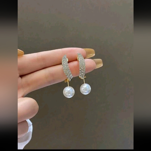 #124.Elegant Pearl & Rhinestone Inlaid Long Earrings, European And American Fash - Picture 2 of 6